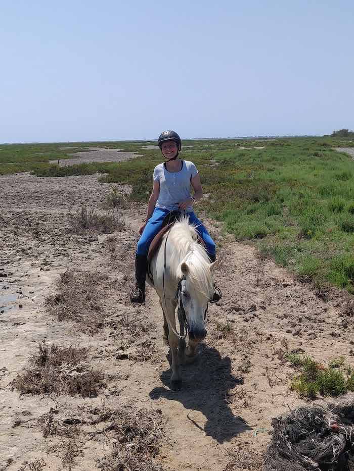 A cheval vers les etangs de Camargue
