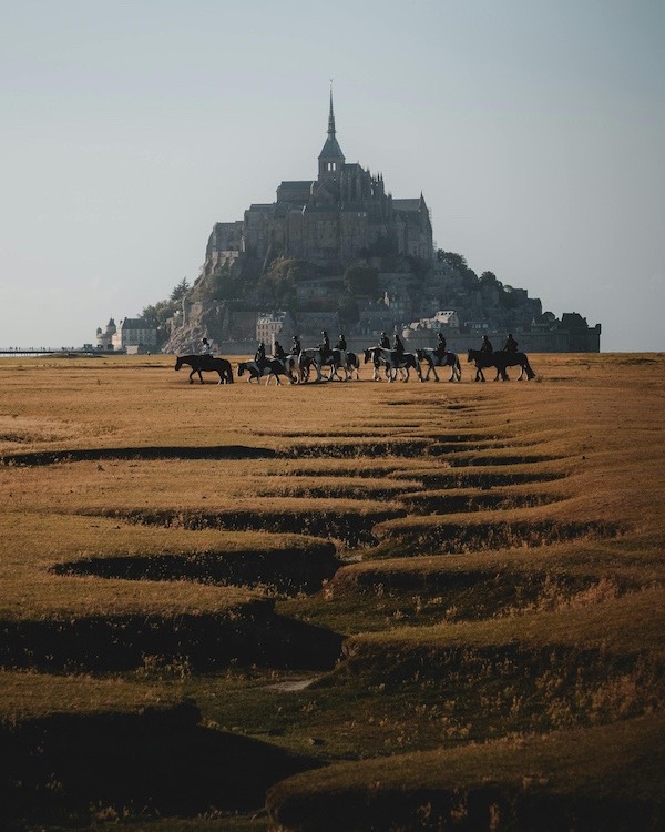 chevaux mont saint michel